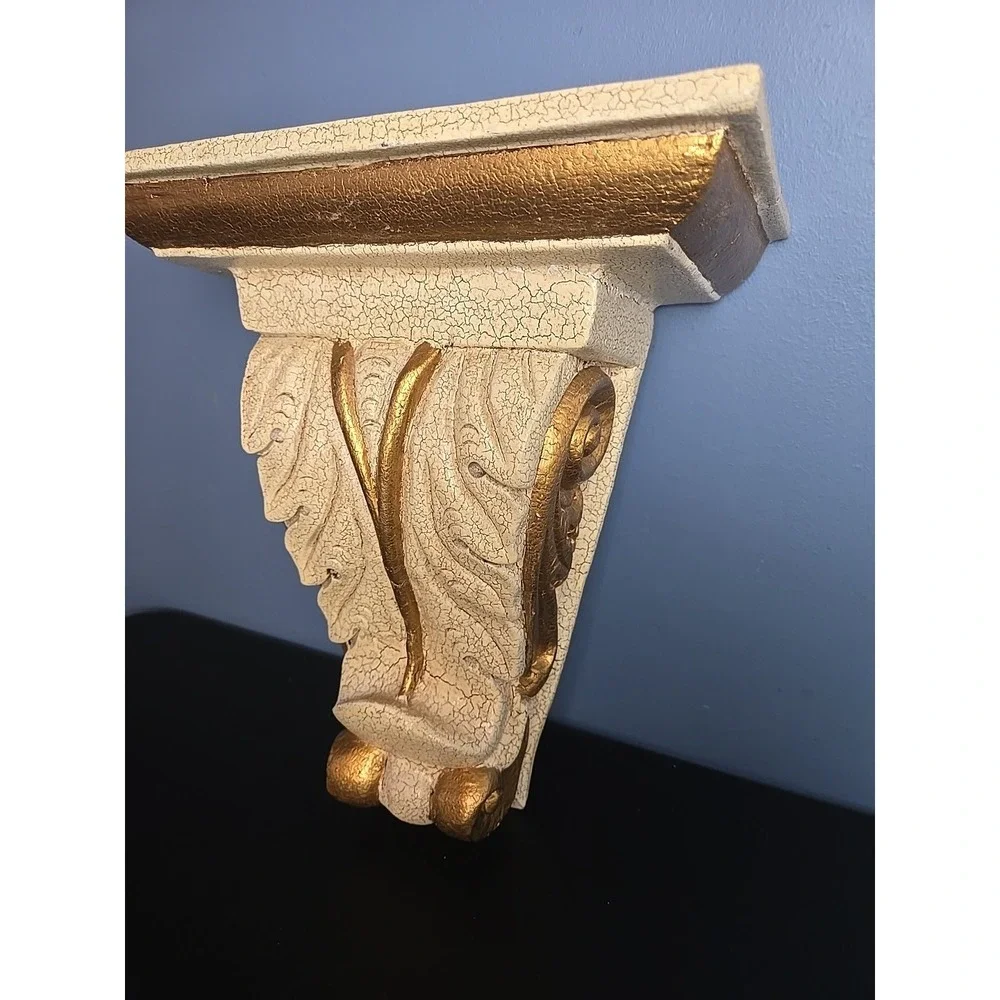 Early Italian Rococo Style Carved Giltwood Wall Bracket Wall Corbel Wall Shelf